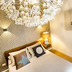 10floor Private Parking Dom wakacyjny Como