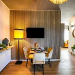 10floor Private Parking Como