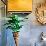 10floor Private Parking * Como