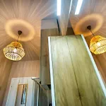 10floor Private Parking Como