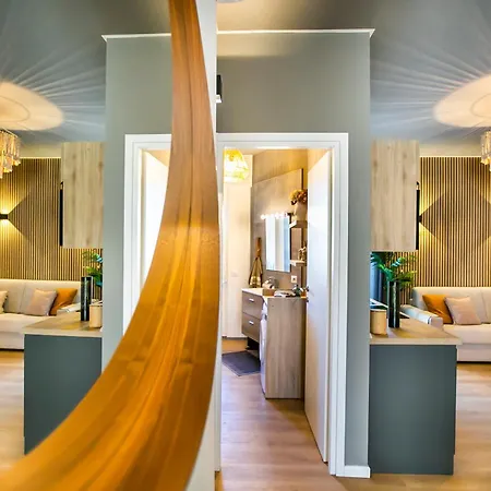 Holiday home 10 Floor By Quokka 360 - View & Parking Como